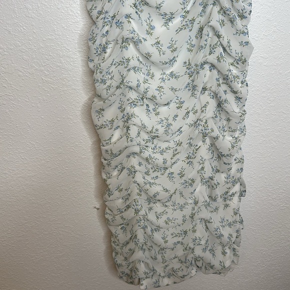 Bardot Ditsy Ruched Midi Dress size 10 - Picture 4 of 14